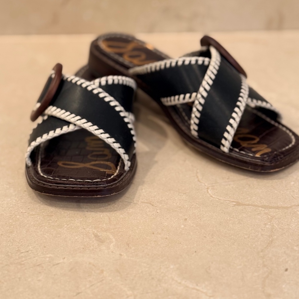 Sam Edelmam sandal in size 6